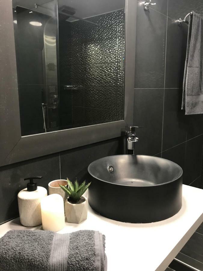 L Apartment Athens